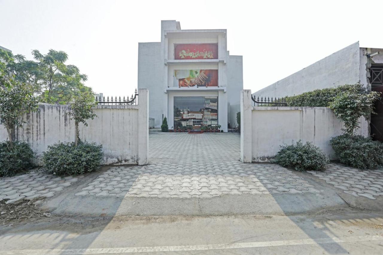 Oyo Flagship 80971 The Lime Tree Bareilly Esterno foto