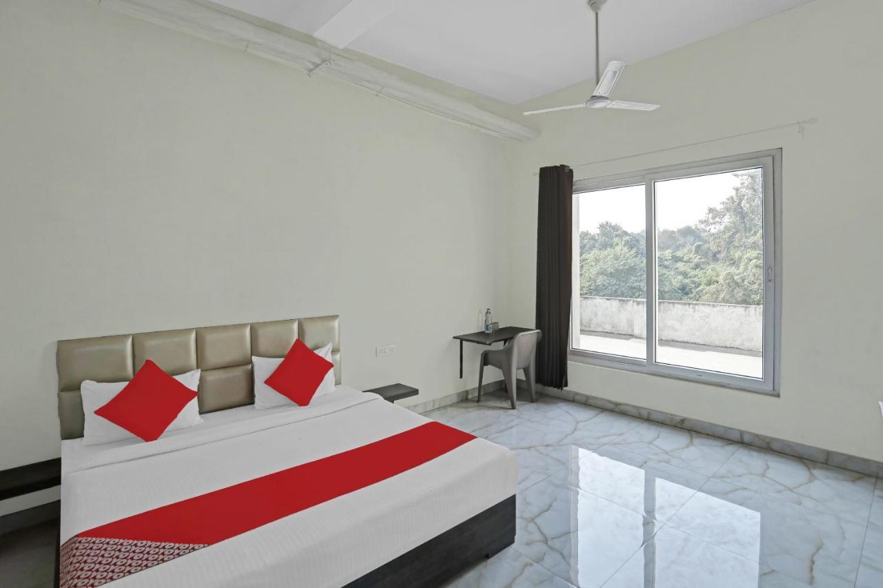 Oyo Flagship 80971 The Lime Tree Bareilly Esterno foto