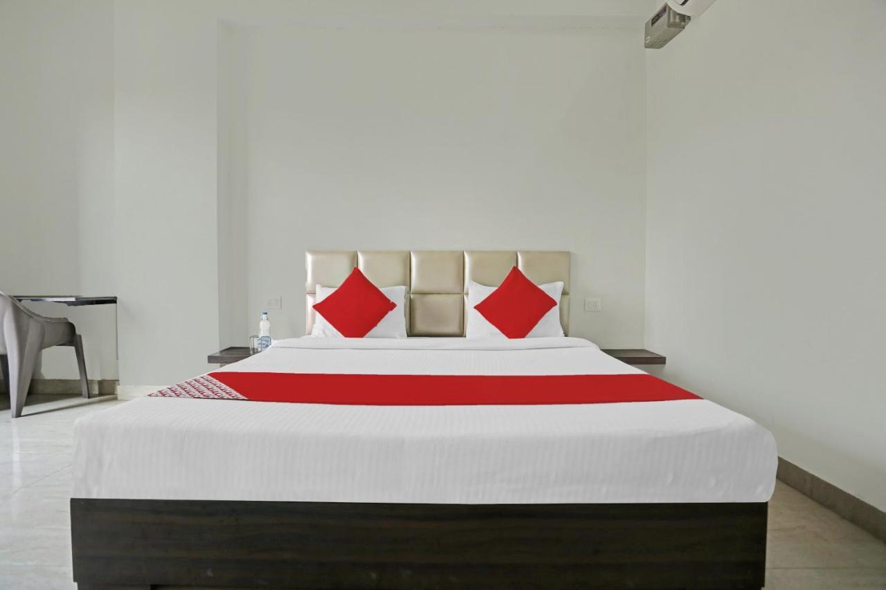 Oyo Flagship 80971 The Lime Tree Bareilly Esterno foto