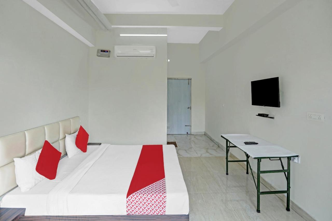 Oyo Flagship 80971 The Lime Tree Bareilly Esterno foto