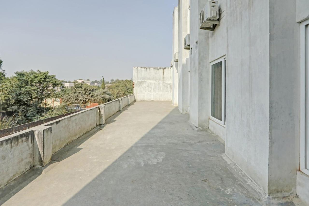 Oyo Flagship 80971 The Lime Tree Bareilly Esterno foto